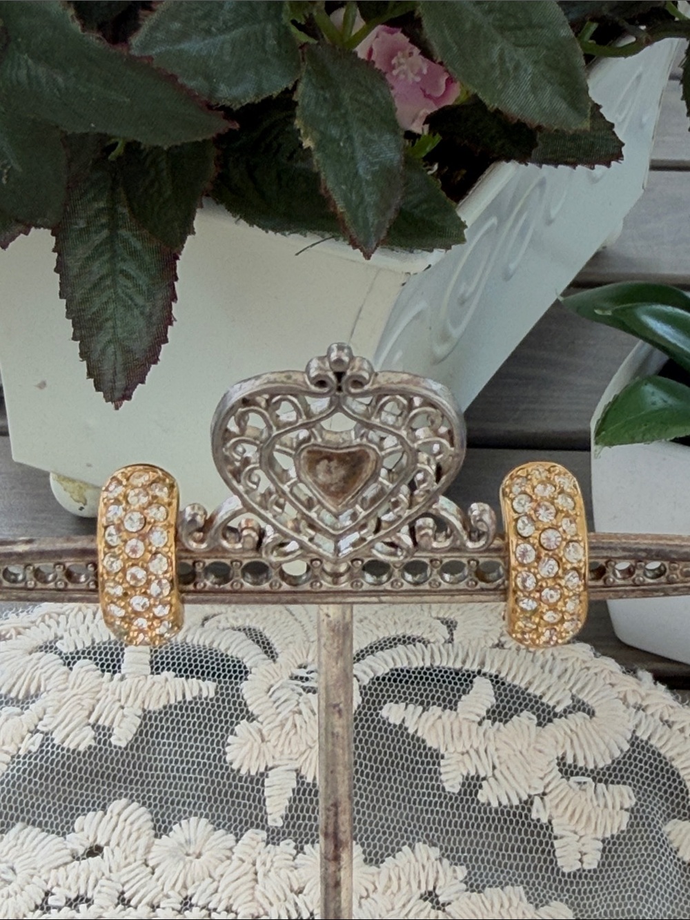 Vintage SWAROVSKI GOLD TONET CLIP ON EARRINGS signed